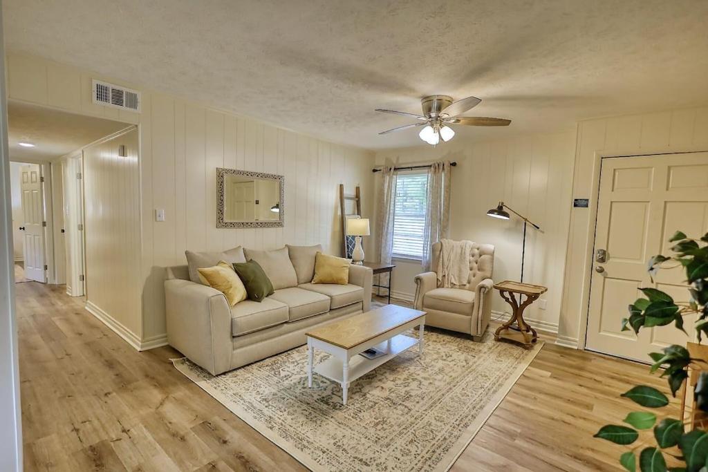 Cozy French Cottage 1/2 Mi From Covington Square Eksteriør billede